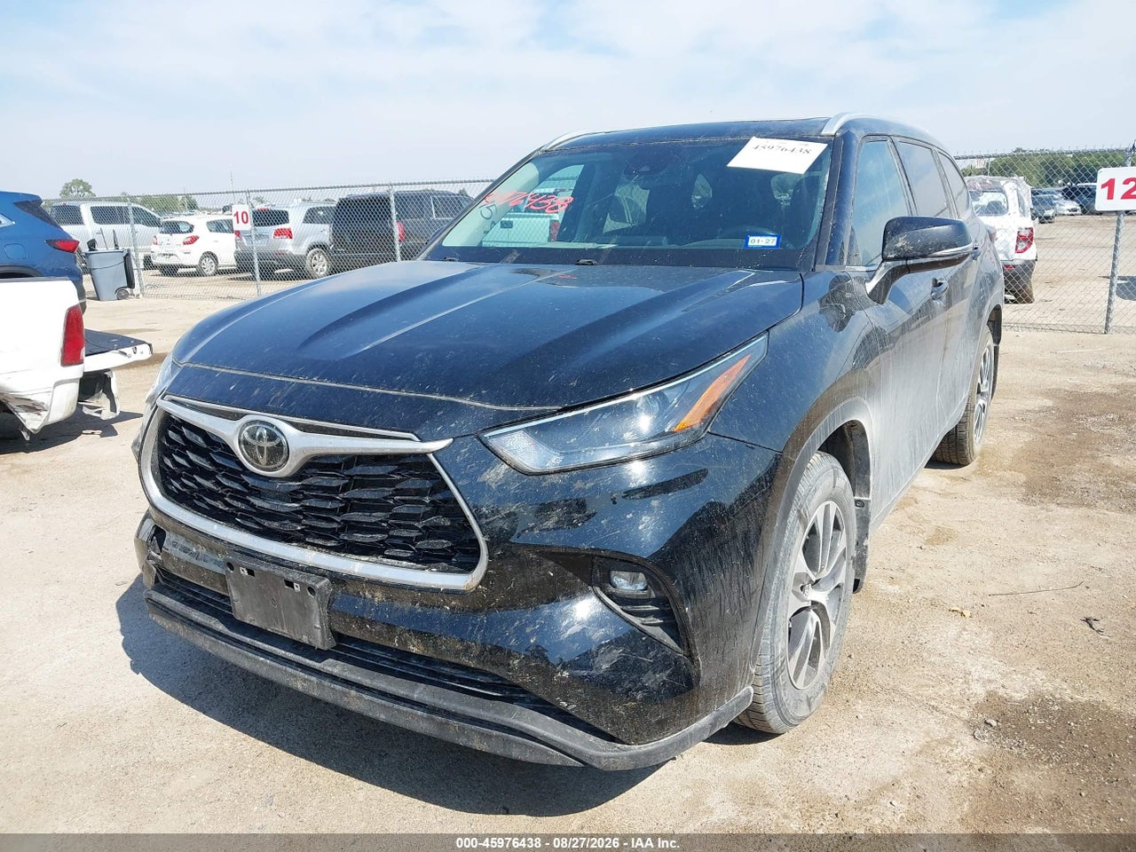 2022 TOYOTA HIGHLANDER XLE · 2/11