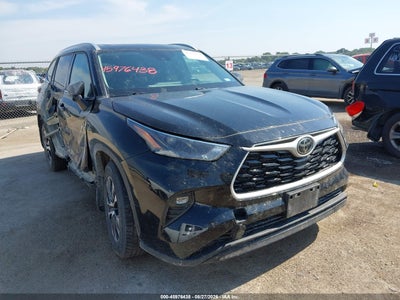 5TDGZRBHXNS****** · 2022 TOYOTA HIGHLANDER XLE