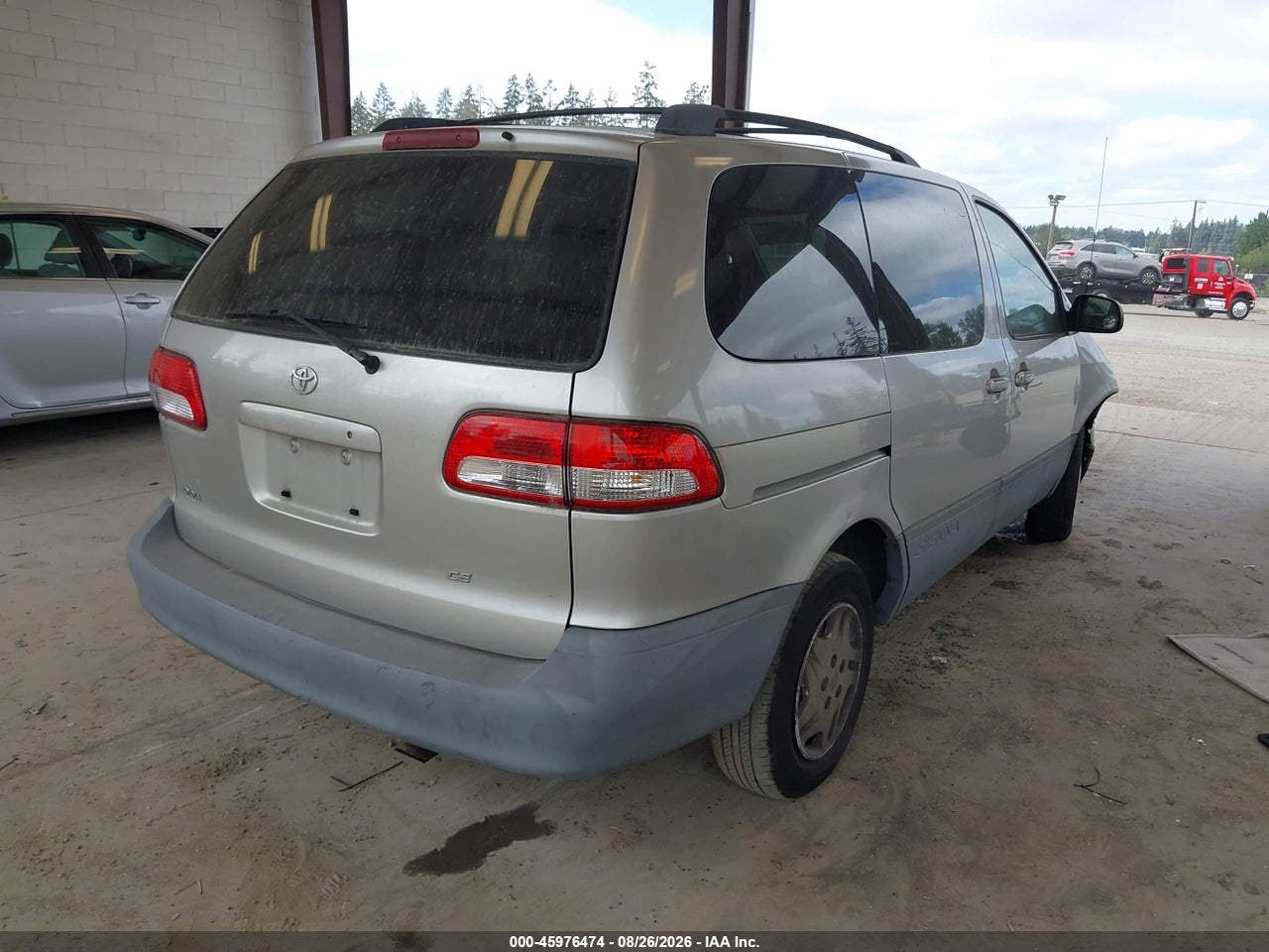 2001 TOYOTA SIENNA CE · 4/11