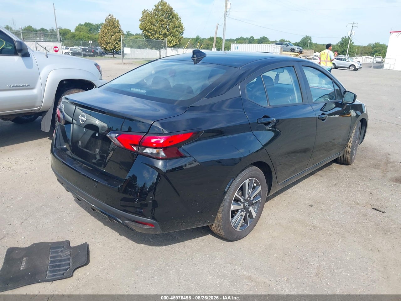 2025 NISSAN VERSA 1.6 SV · 4/10