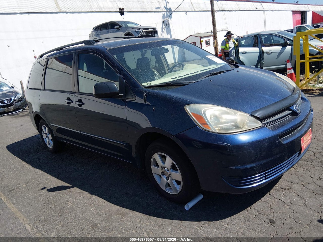 2005 TOYOTA SIENNA LE