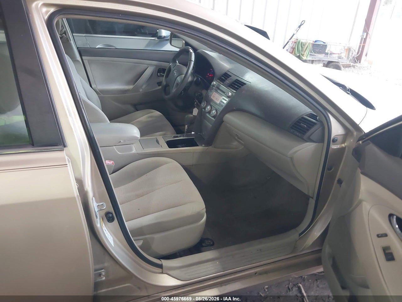 2011 TOYOTA CAMRY LE · 5/11