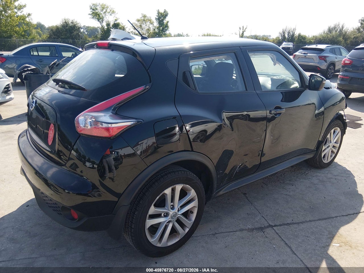 2015 NISSAN JUKE S · 4/11
