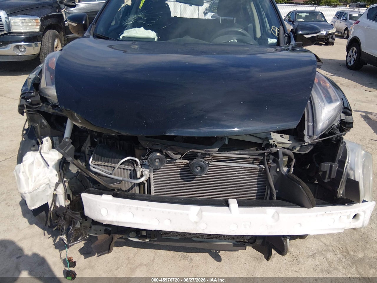 2015 NISSAN JUKE S · 6/11