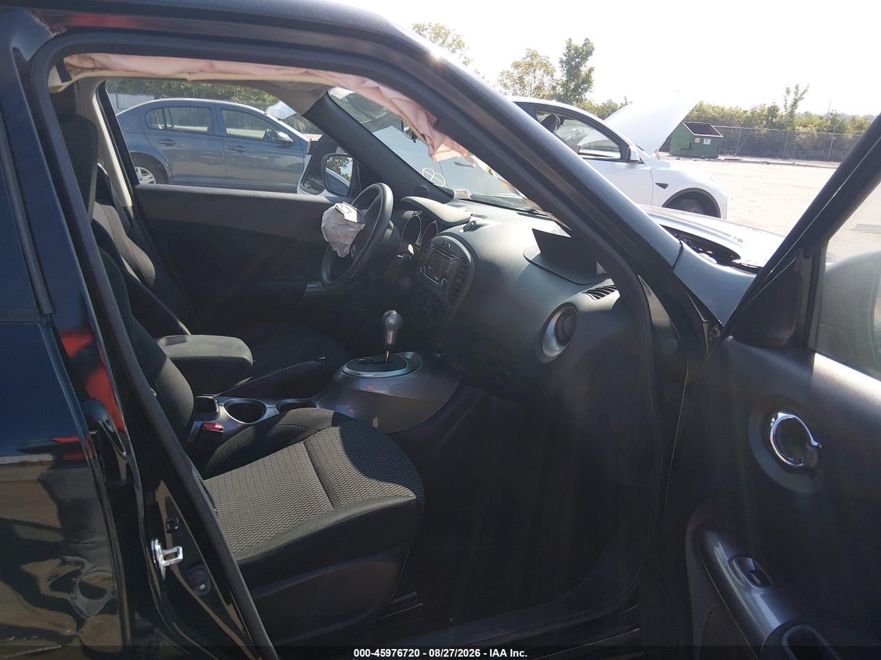 2015 NISSAN JUKE S · 5/11