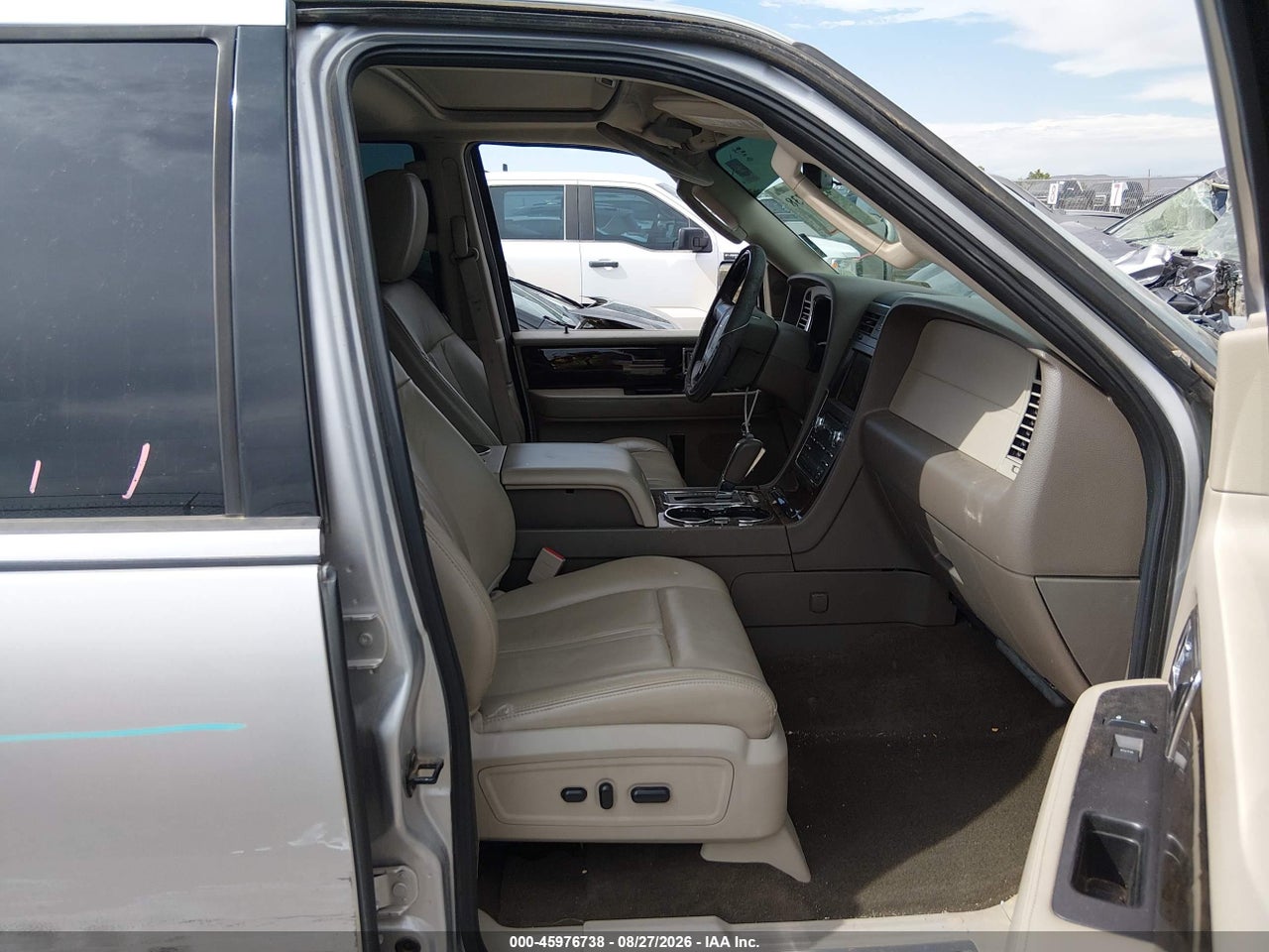 2015 LINCOLN NAVIGATOR · 5/11