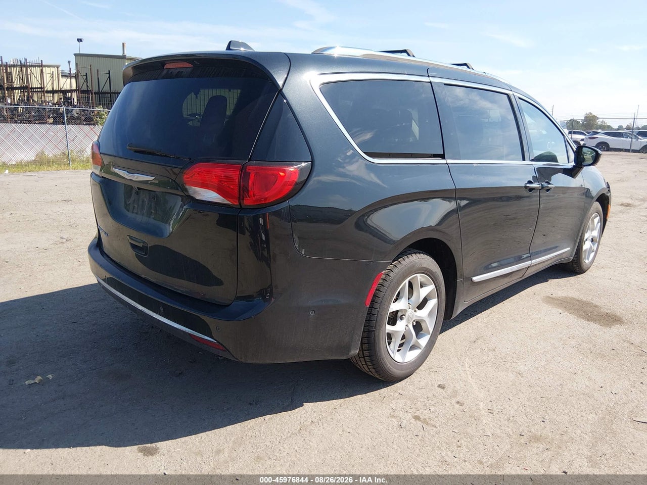 2017 CHRYSLER PACIFICA TOURING-L PLUS · 4/11