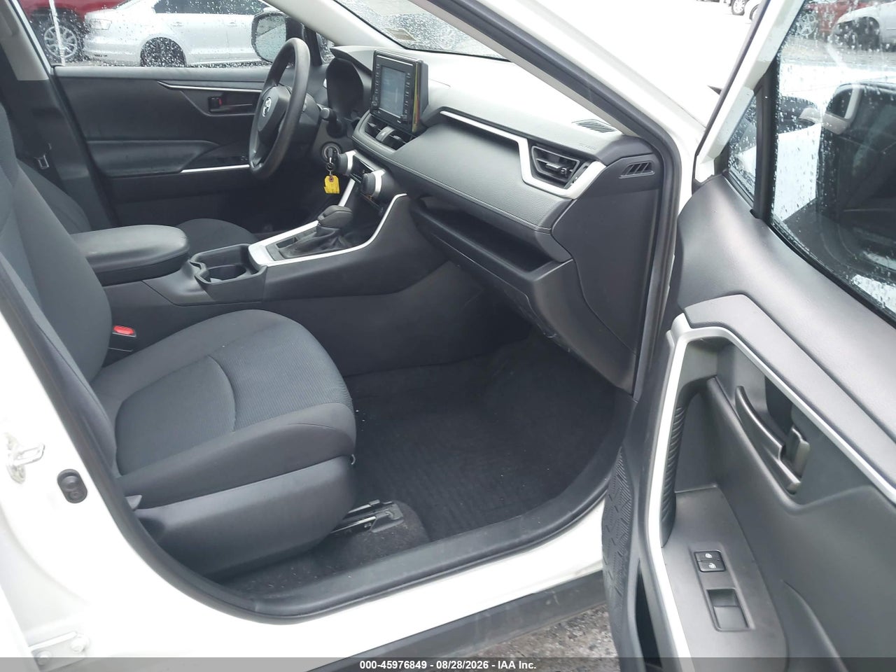 2020 TOYOTA RAV4 LE · 5/11