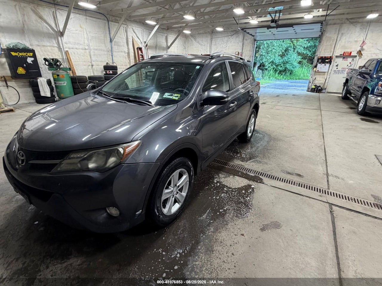 2014 TOYOTA RAV4 XLE · 2/11