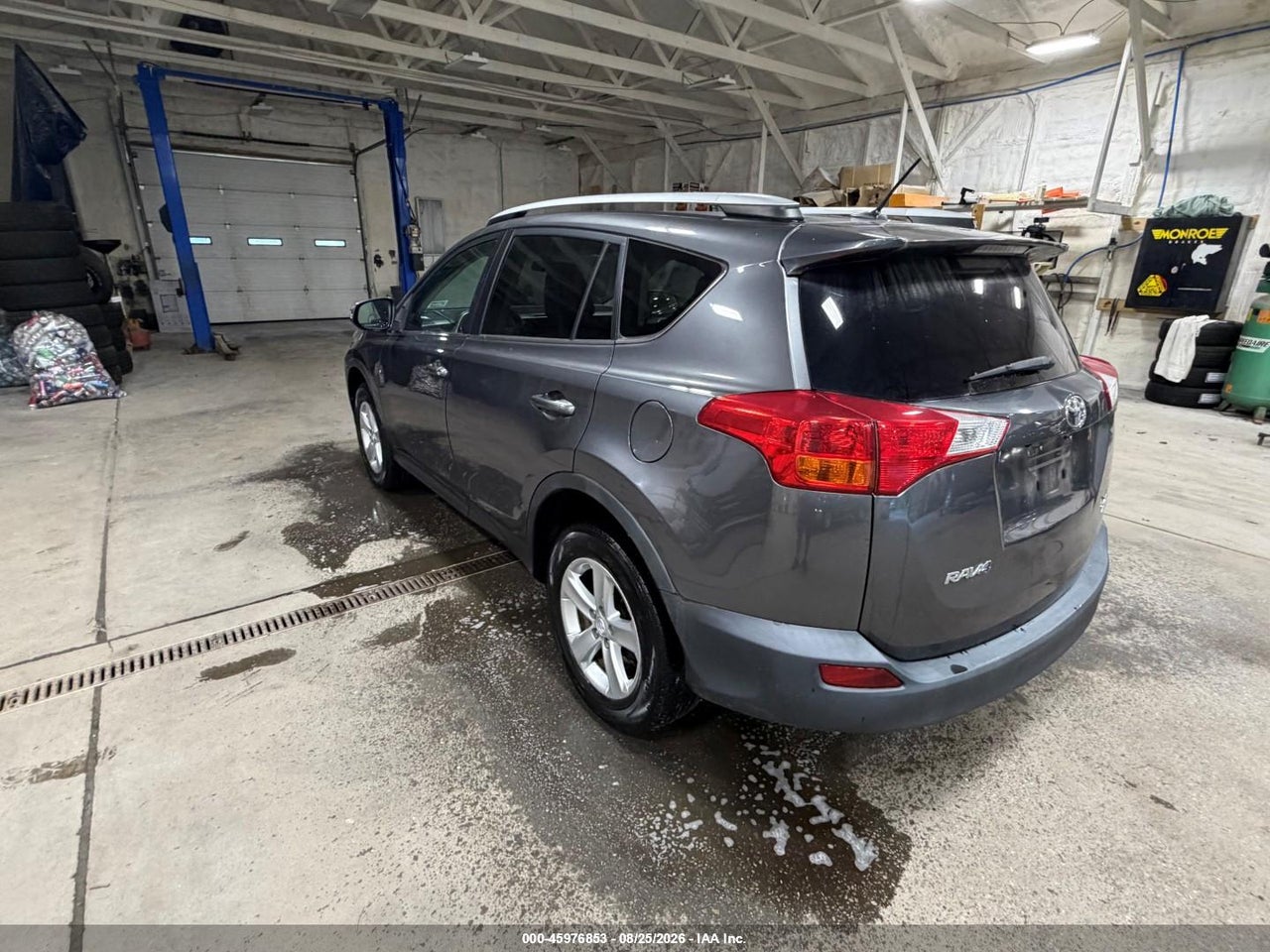 2014 TOYOTA RAV4 XLE · 3/11