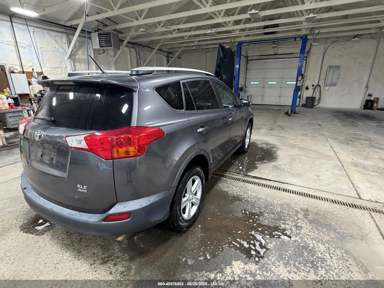 2014 TOYOTA RAV4 XLE · 4/11