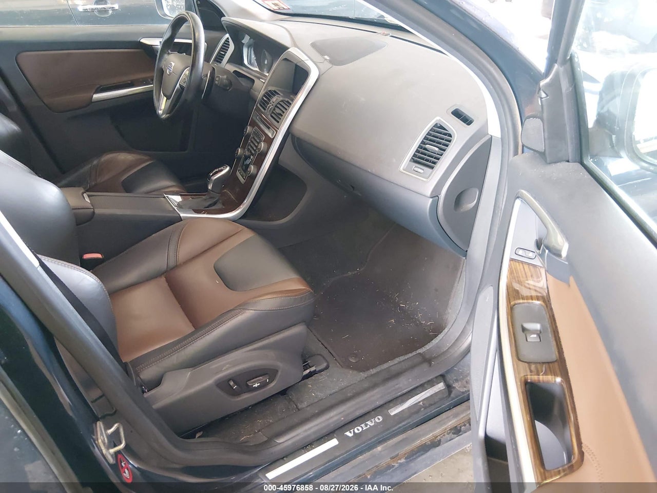 2014 VOLVO XC60 T6 PLATINUM · 5/11