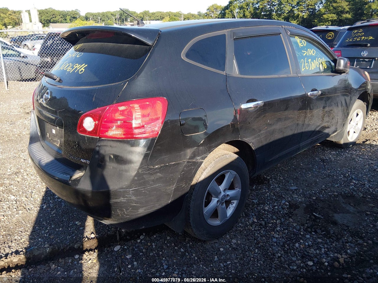 2010 NISSAN ROGUE S · 4/10