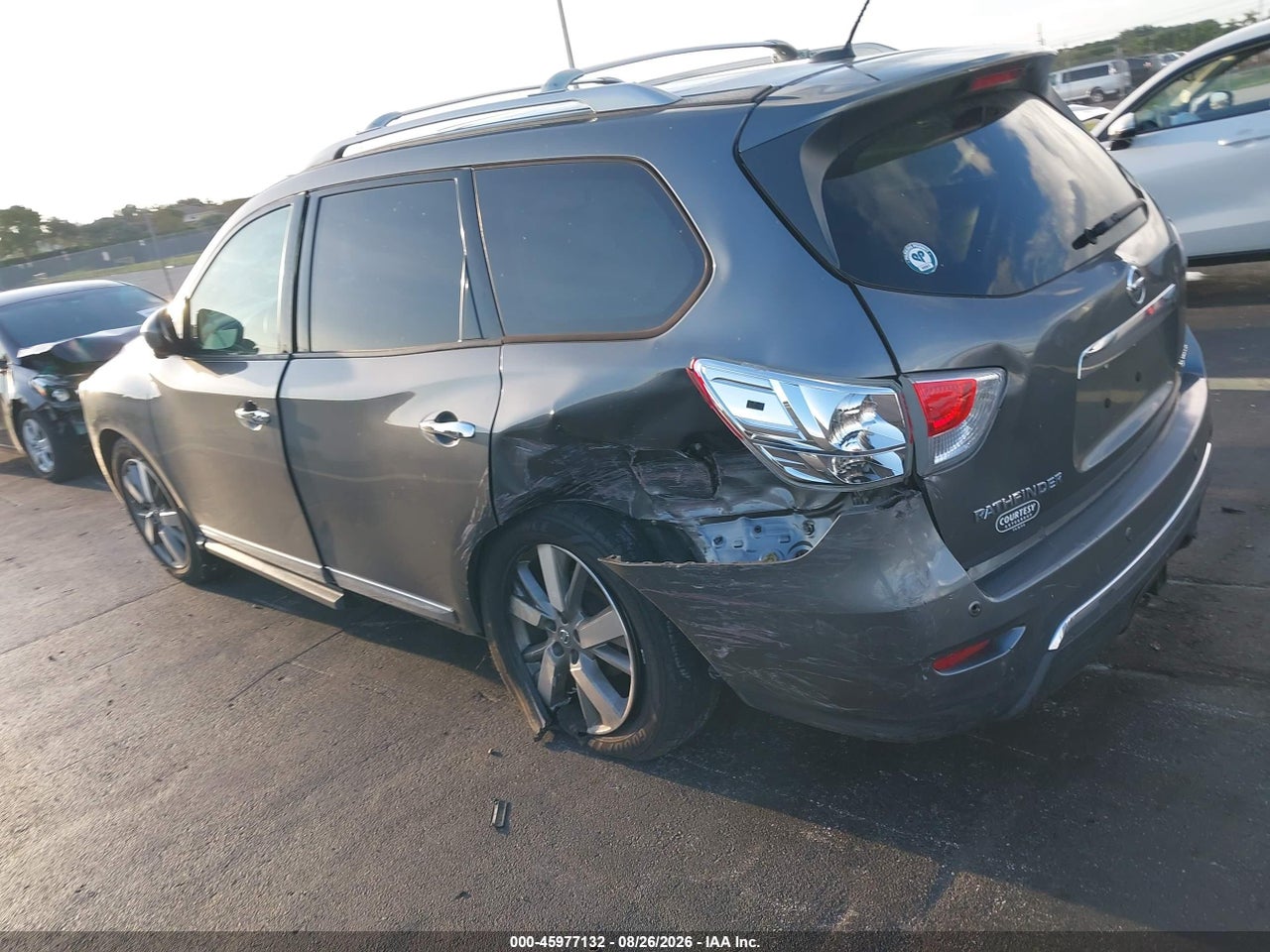 2015 NISSAN PATHFINDER PLATINUM · 3/11