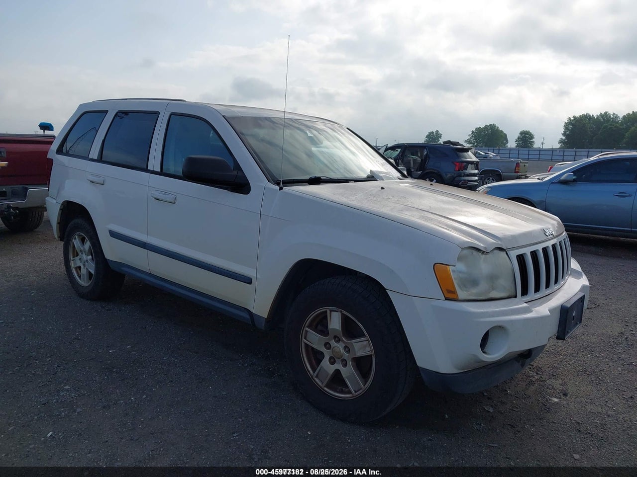 1J8HR48P27C****** · 2007 JEEP GRAND CHEROKEE LAREDO