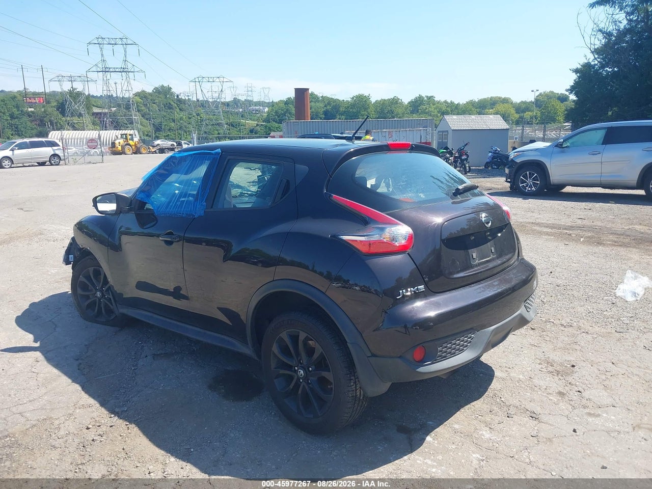2015 NISSAN JUKE S · 3/11
