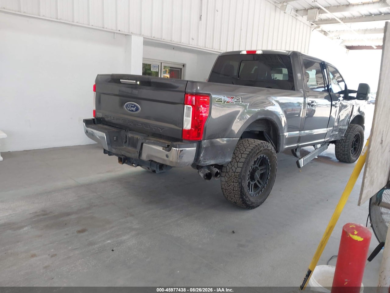 2017 FORD F-250 LARIAT · 4/11