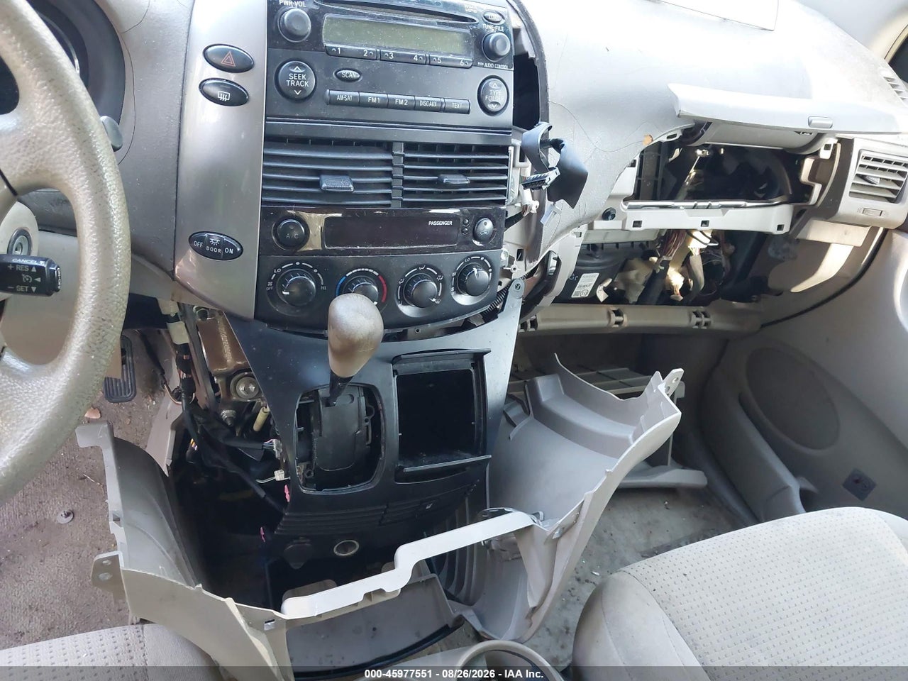 2009 TOYOTA SIENNA LE · 6/11