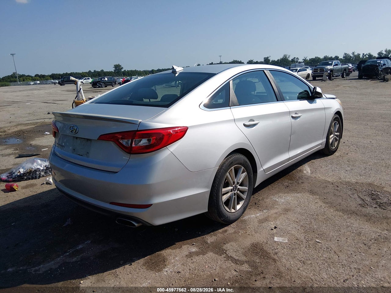 2016 HYUNDAI SONATA SE · 4/11