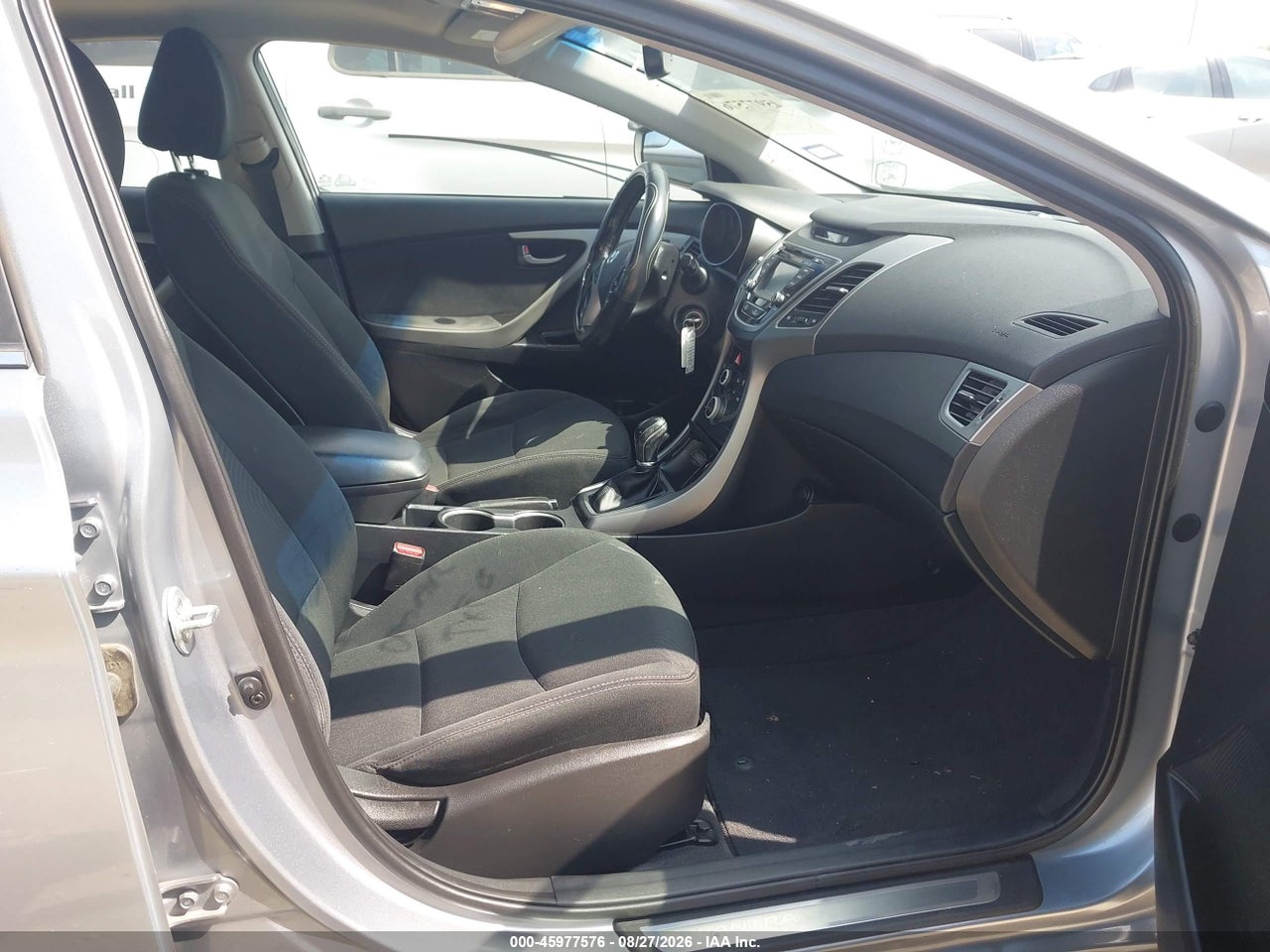2015 HYUNDAI ELANTRA SE · 5/11