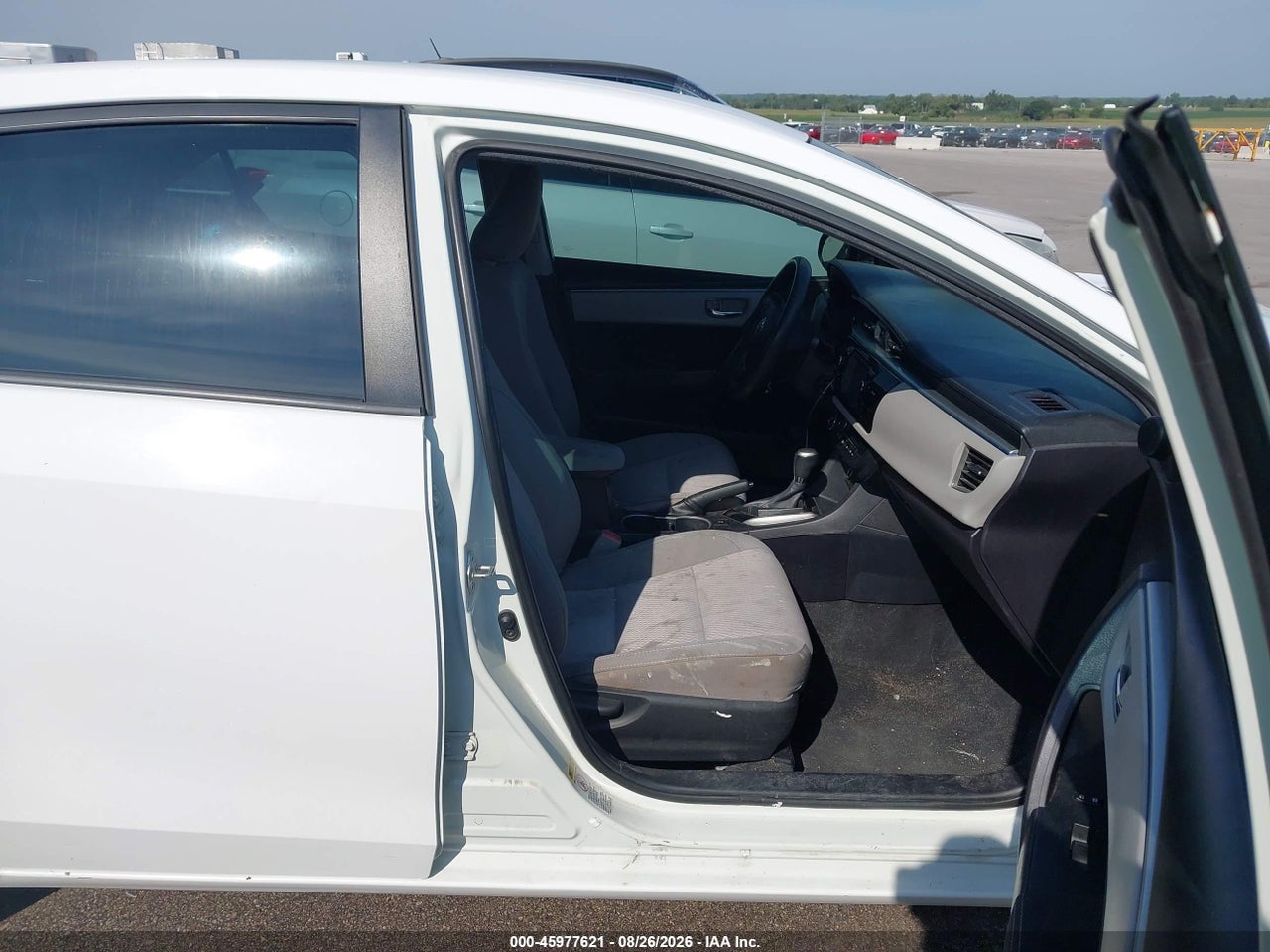 2015 TOYOTA COROLLA LE · 5/11