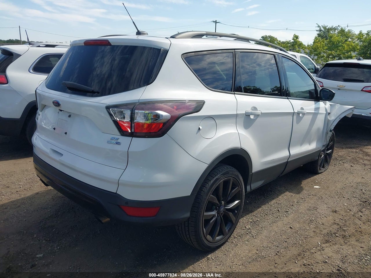 2017 FORD ESCAPE SE · 4/11