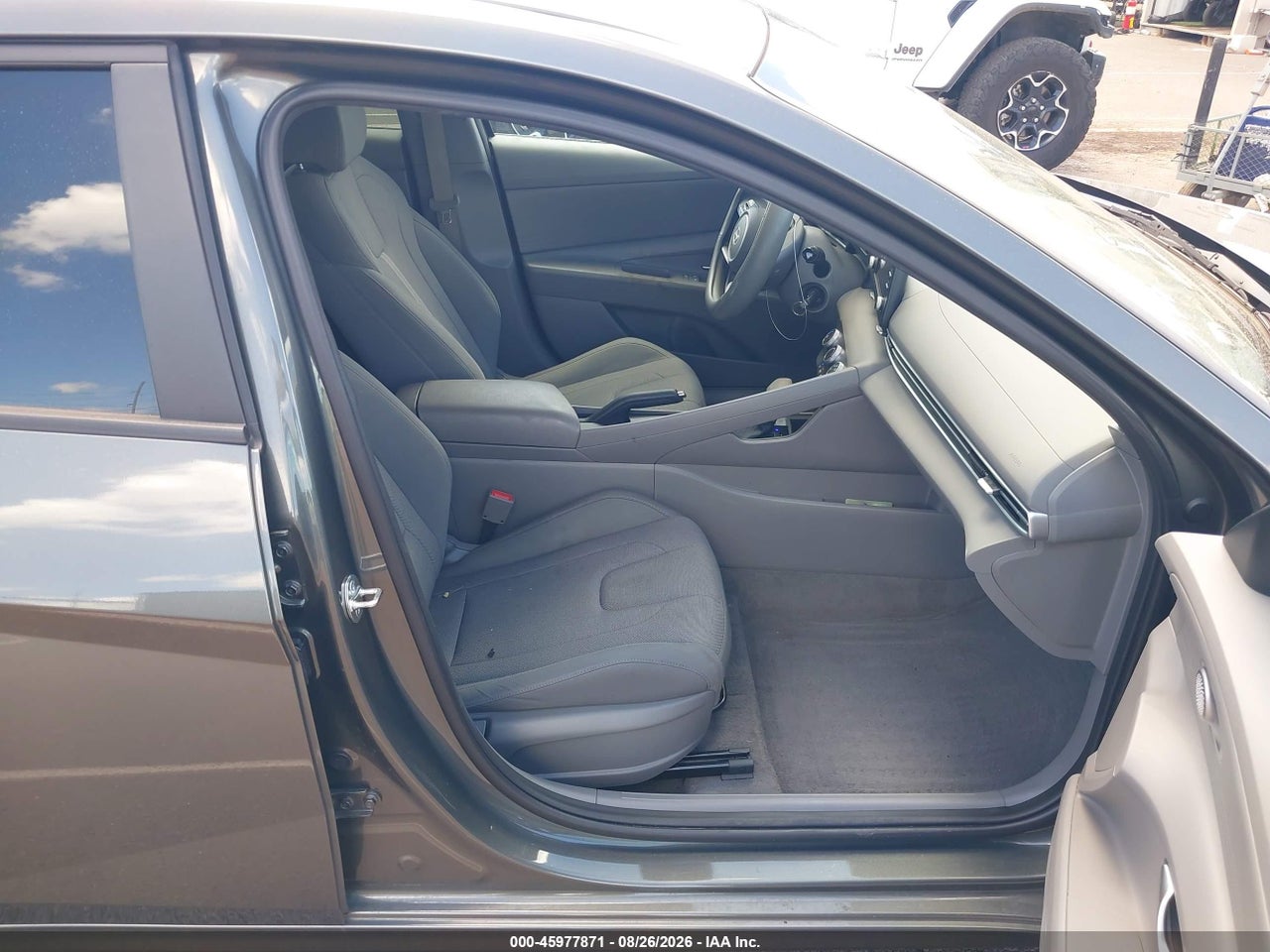 2024 HYUNDAI ELANTRA SE · 5/11