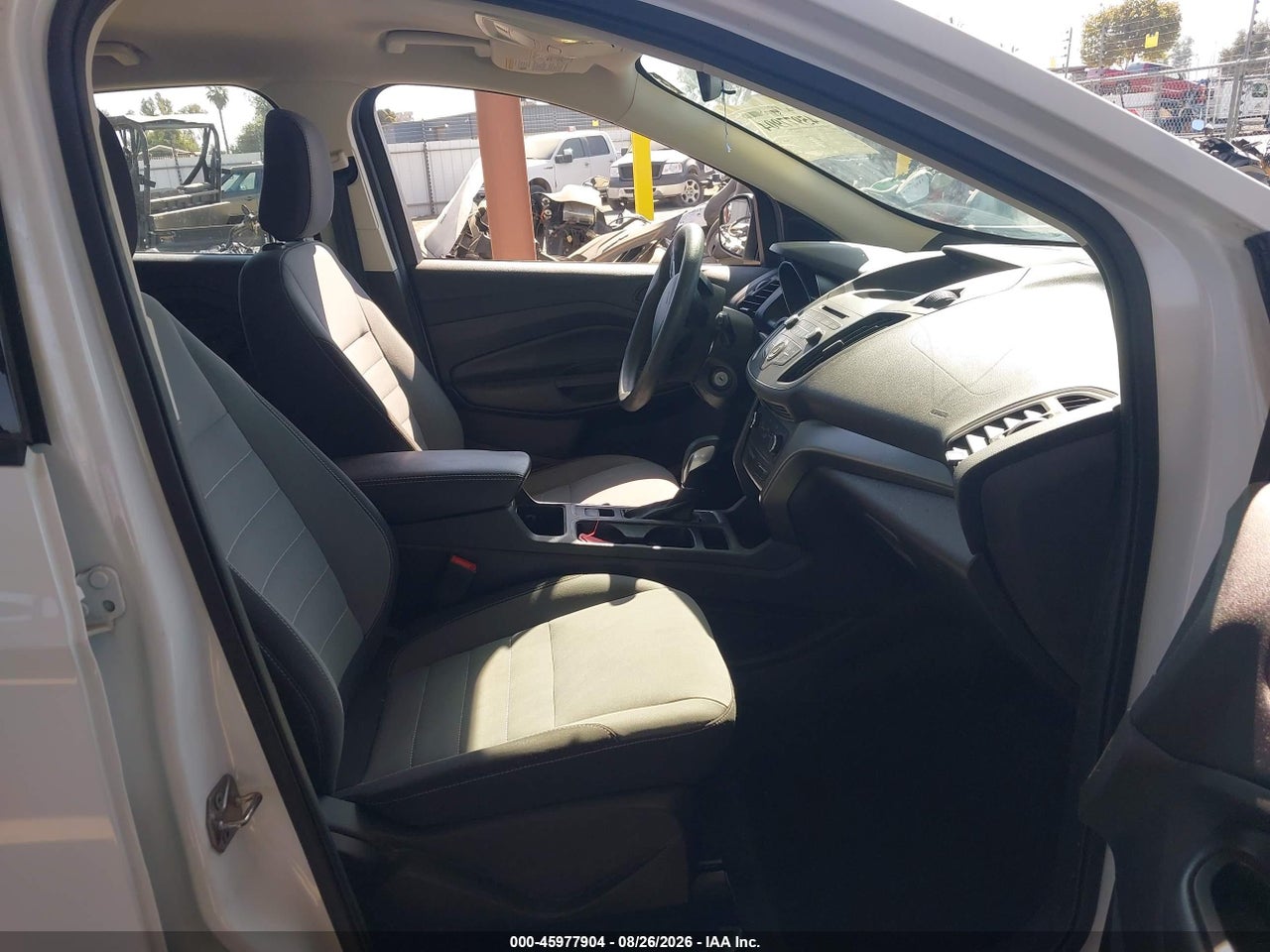 2018 FORD ESCAPE S · 5/11