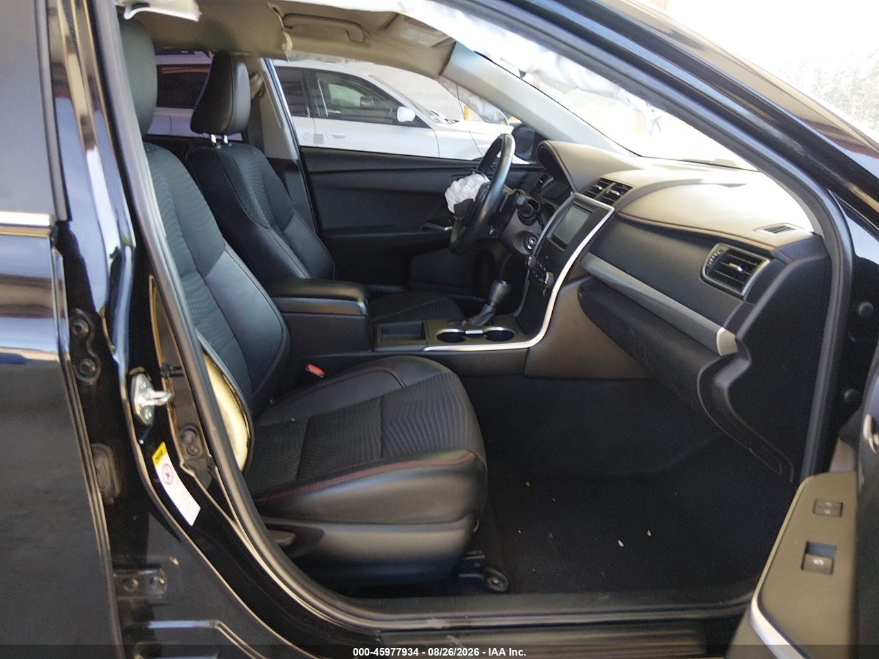 2015 TOYOTA CAMRY SE · 5/11
