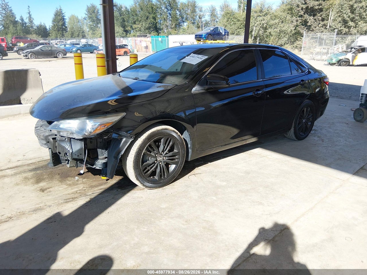 2015 TOYOTA CAMRY SE · 2/11