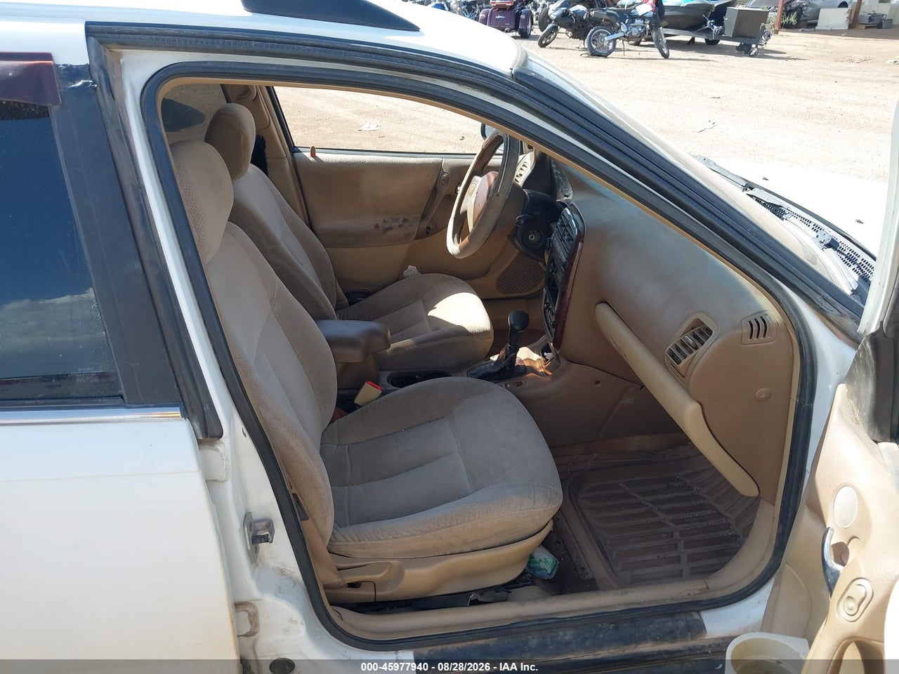 2000 SATURN LW2   · 5/10