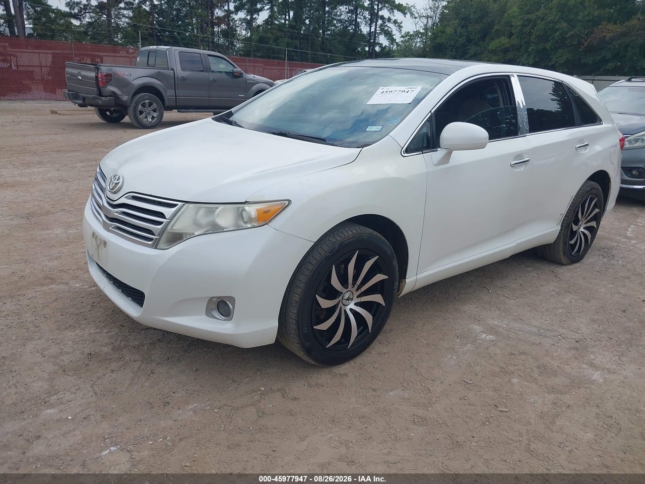 2010 TOYOTA VENZA   · 2/11