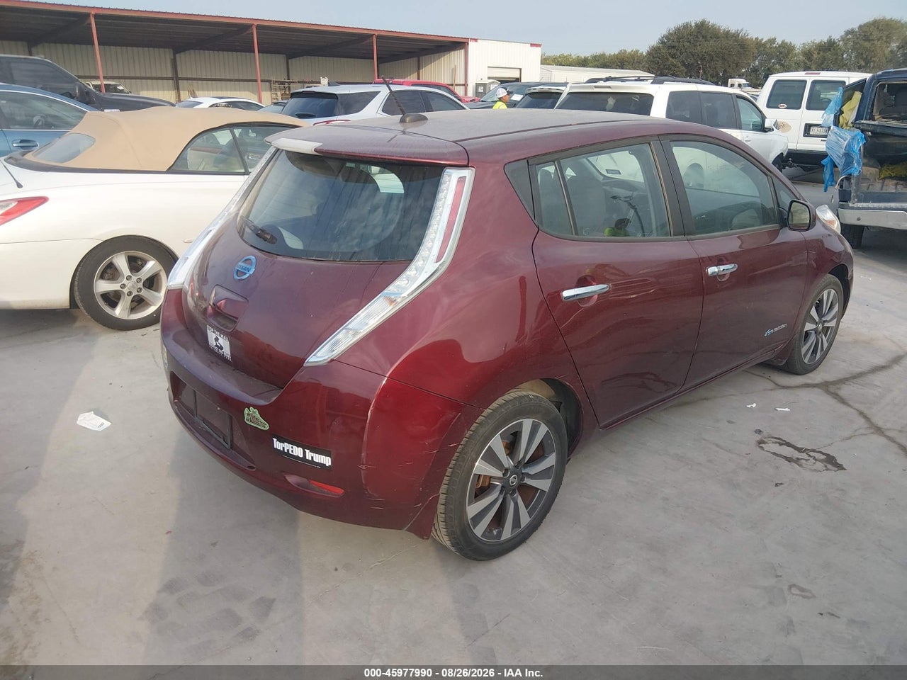 2016 NISSAN LEAF SV · 4/11