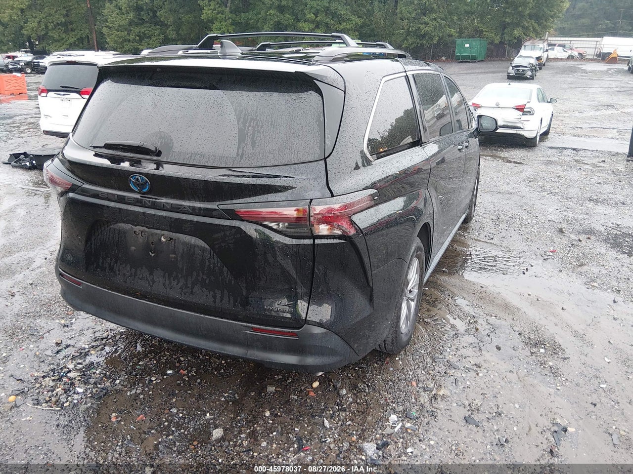 2023 TOYOTA SIENNA LE · 4/11