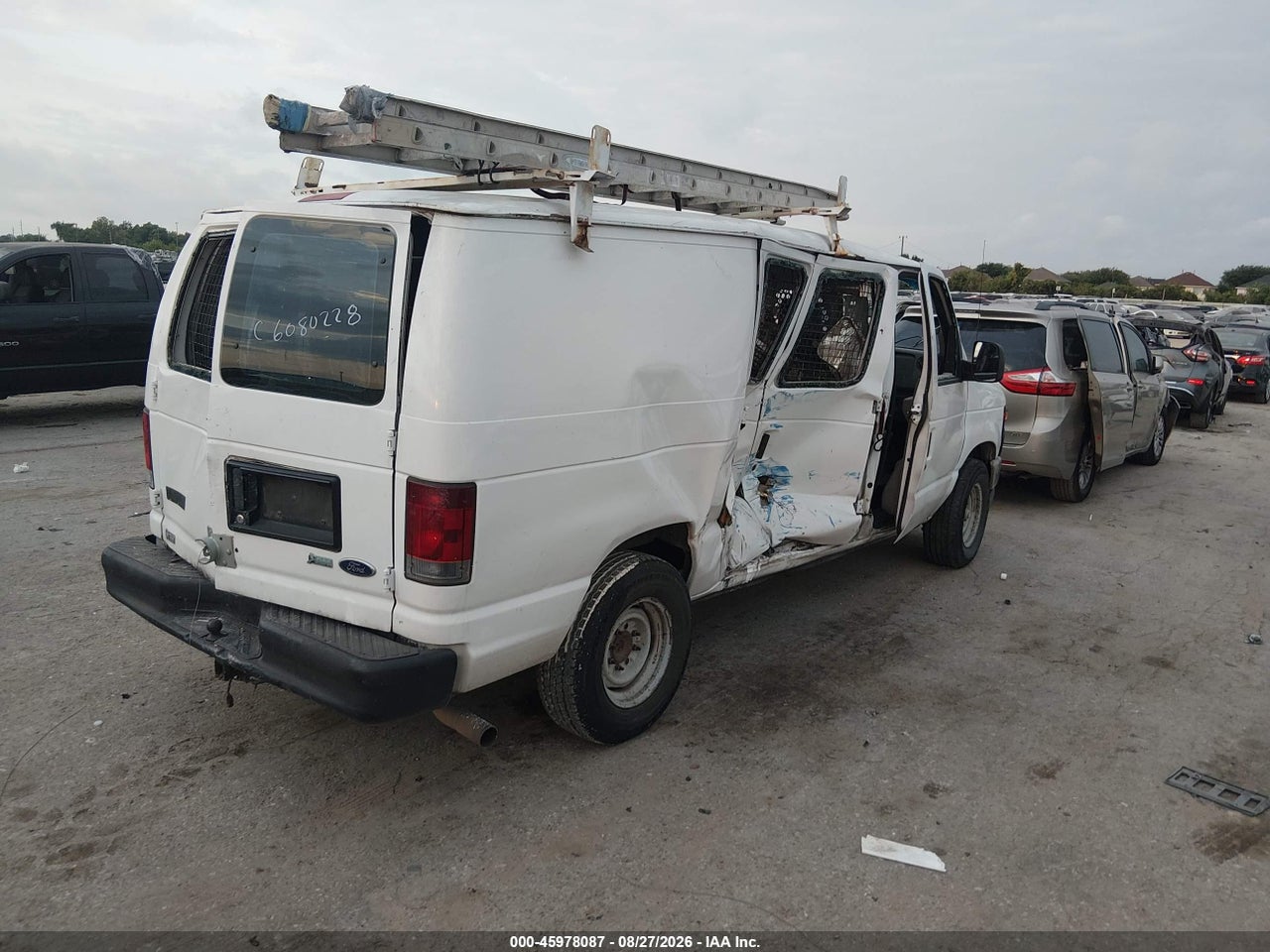 2010 FORD E-250 COMMERCIAL/RECREATIONAL · 4/10
