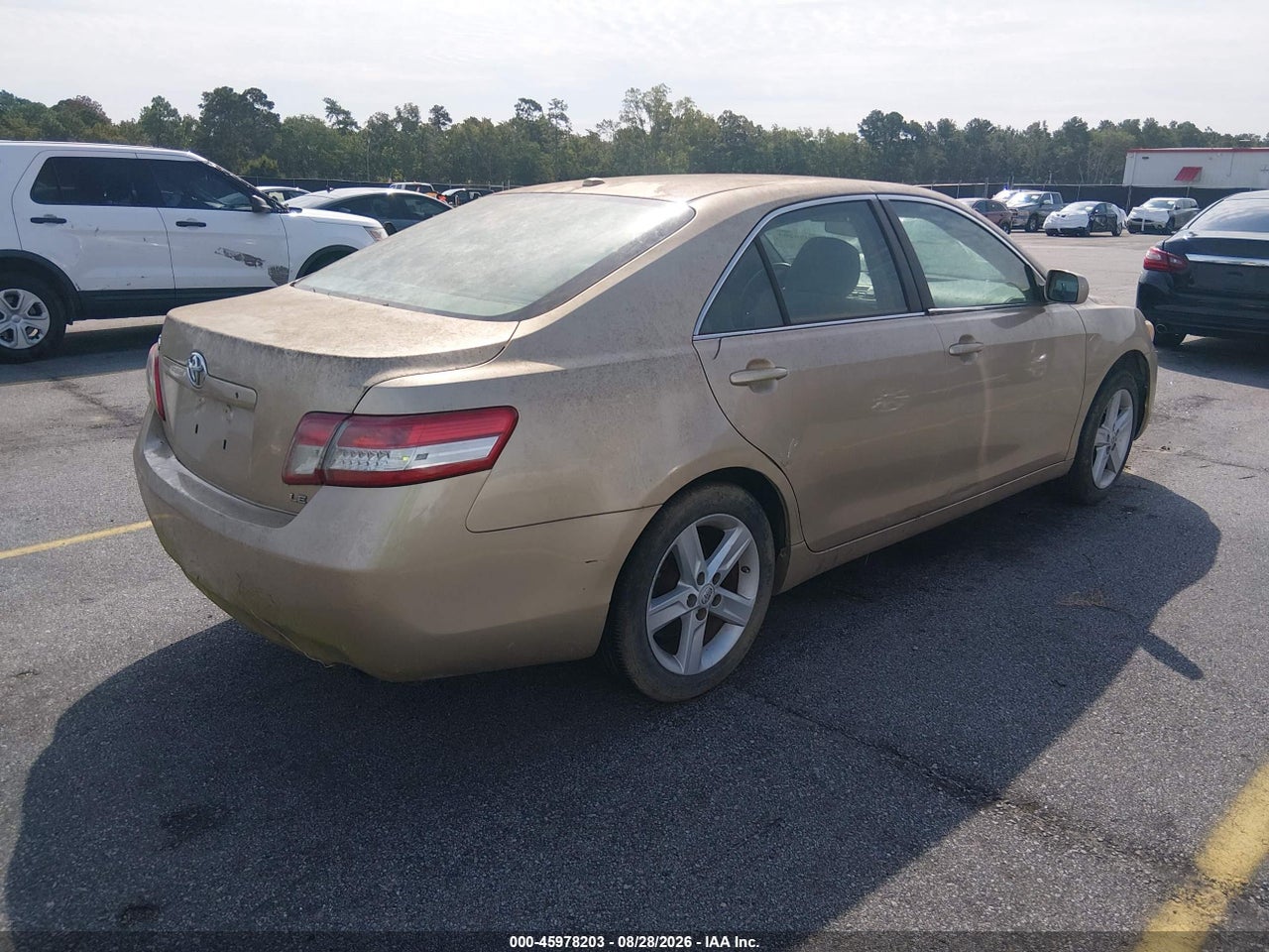 2011 TOYOTA CAMRY LE · 4/11