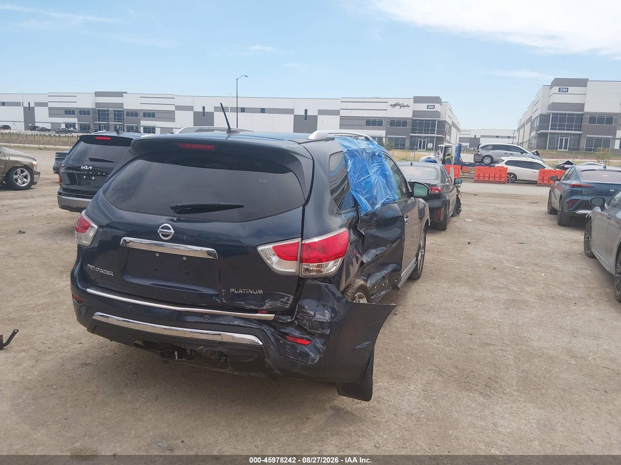 2015 NISSAN PATHFINDER PLATINUM · 4/10