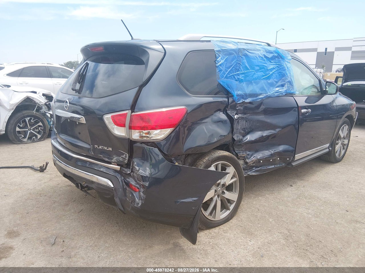 2015 NISSAN PATHFINDER PLATINUM · 6/10