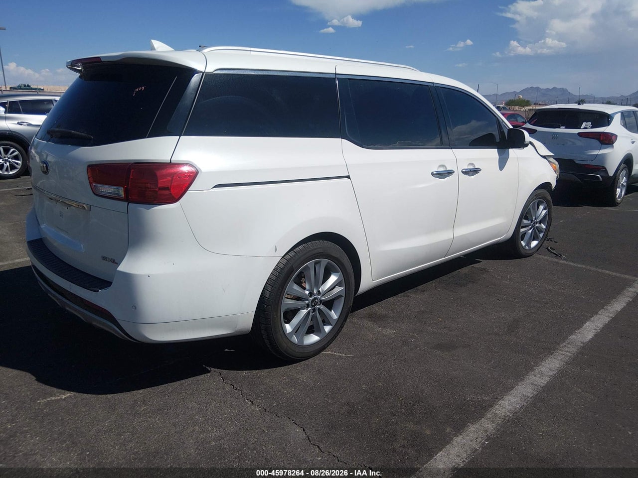 2015 KIA SEDONA SX LUXURY · 4/10