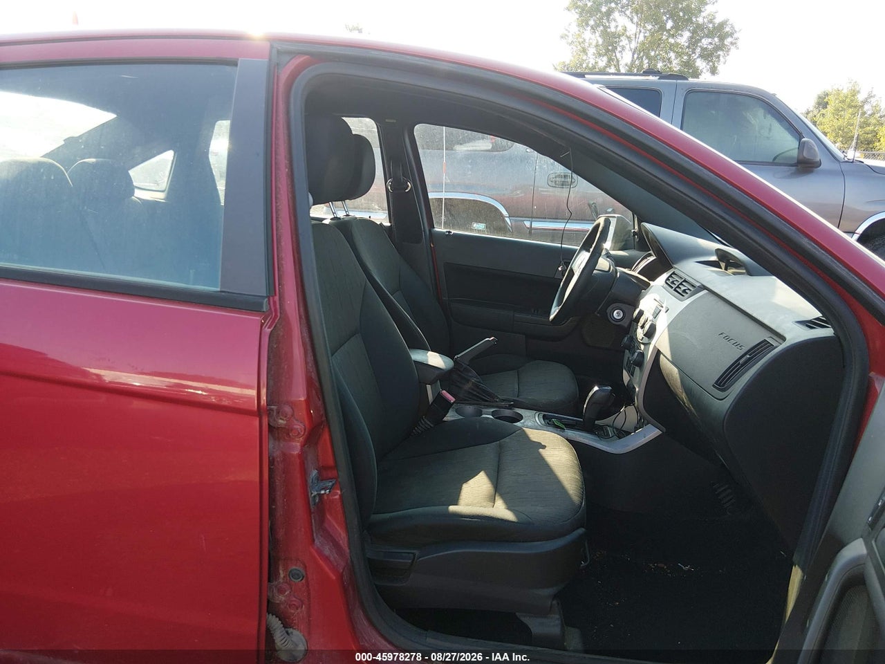 2010 FORD FOCUS SE · 5/11