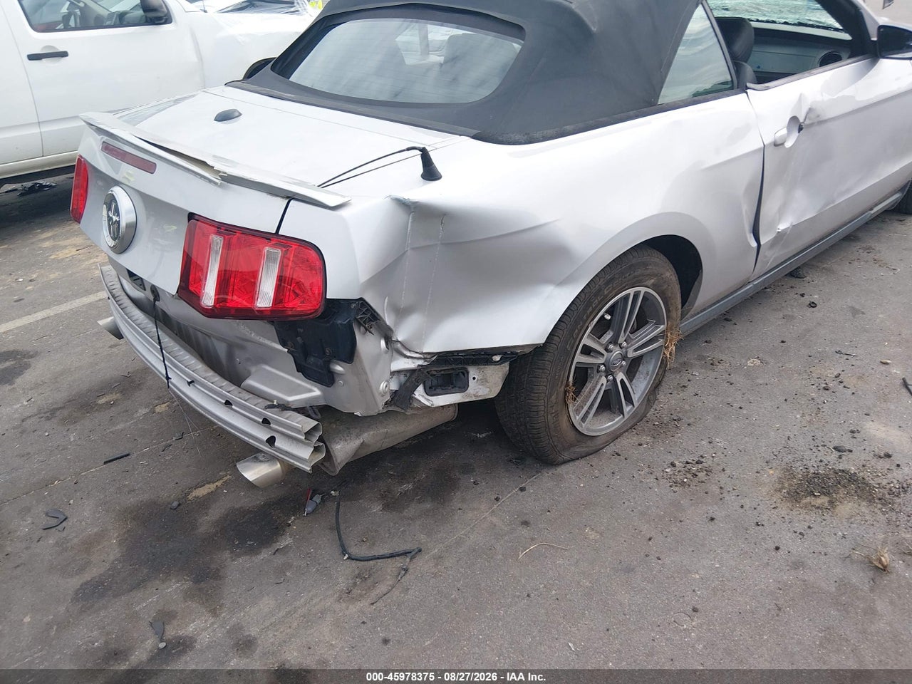 2012 FORD MUSTANG V6 PREMIUM · 6/11