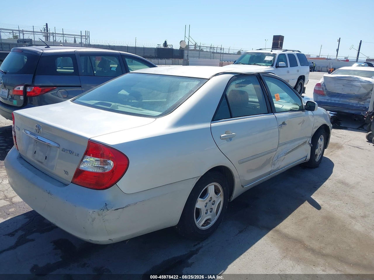 2002 TOYOTA CAMRY LE V6 · 4/11