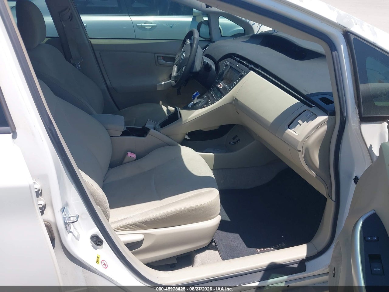 2010 TOYOTA PRIUS III · 5/11