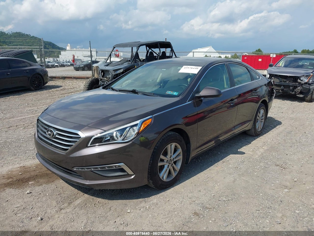 2015 HYUNDAI SONATA SE · 2/11