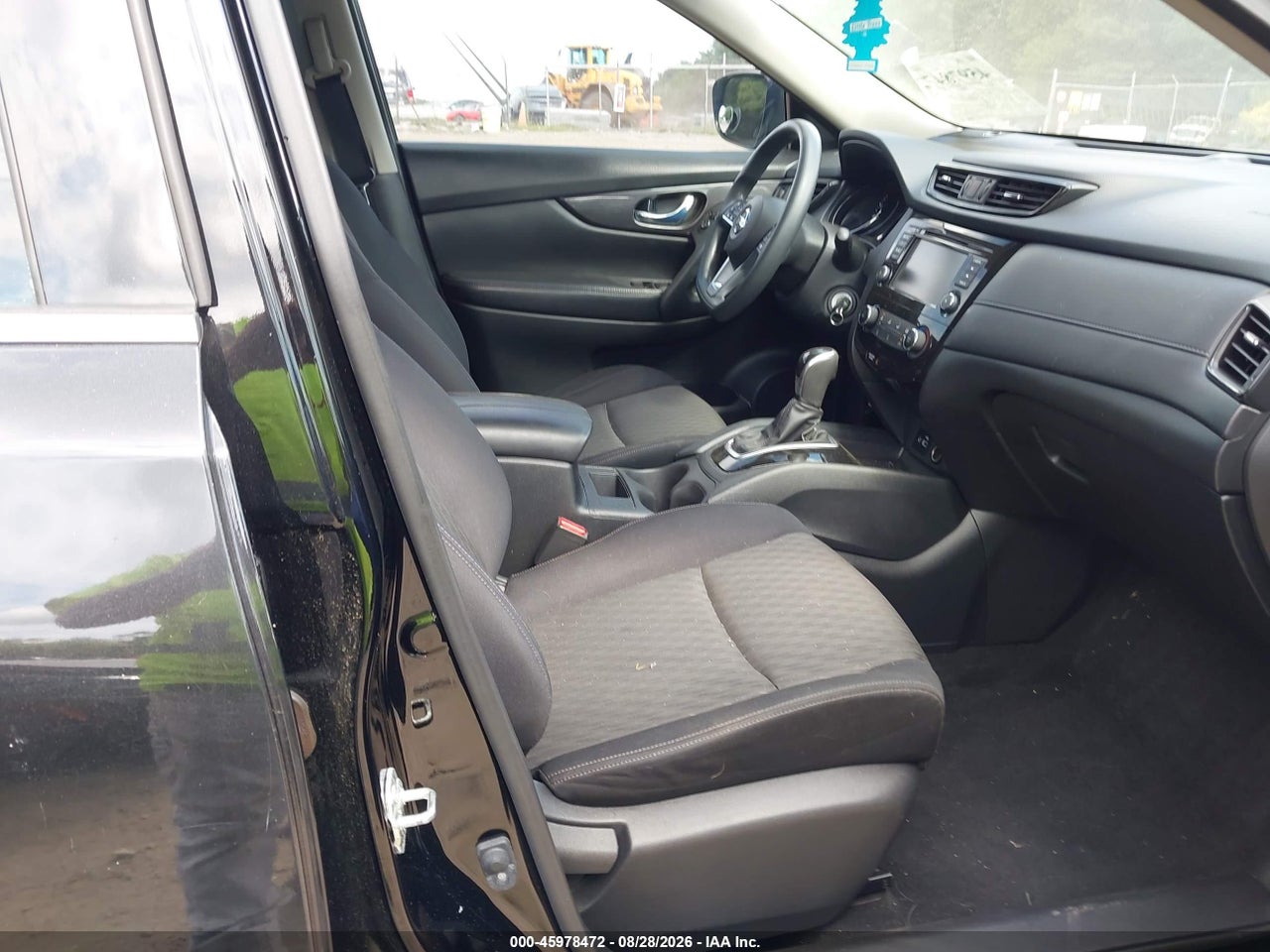 2018 NISSAN ROGUE S · 5/11