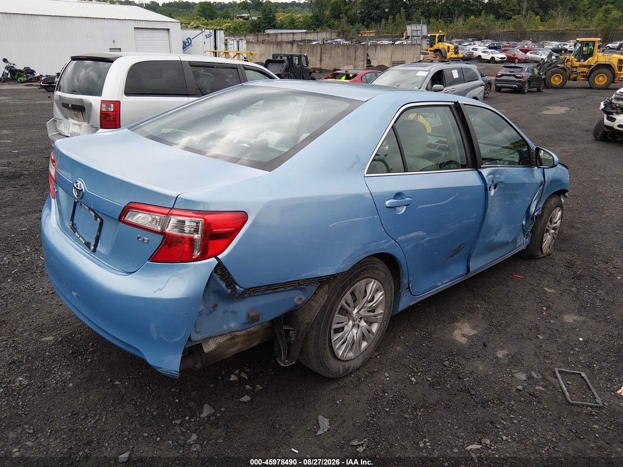 2014 TOYOTA CAMRY LE · 4/11