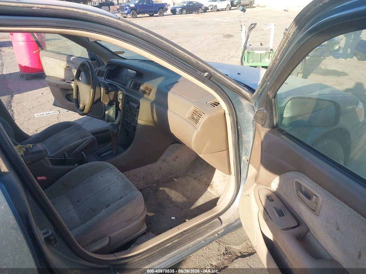 2001 TOYOTA CAMRY LE · 5/11