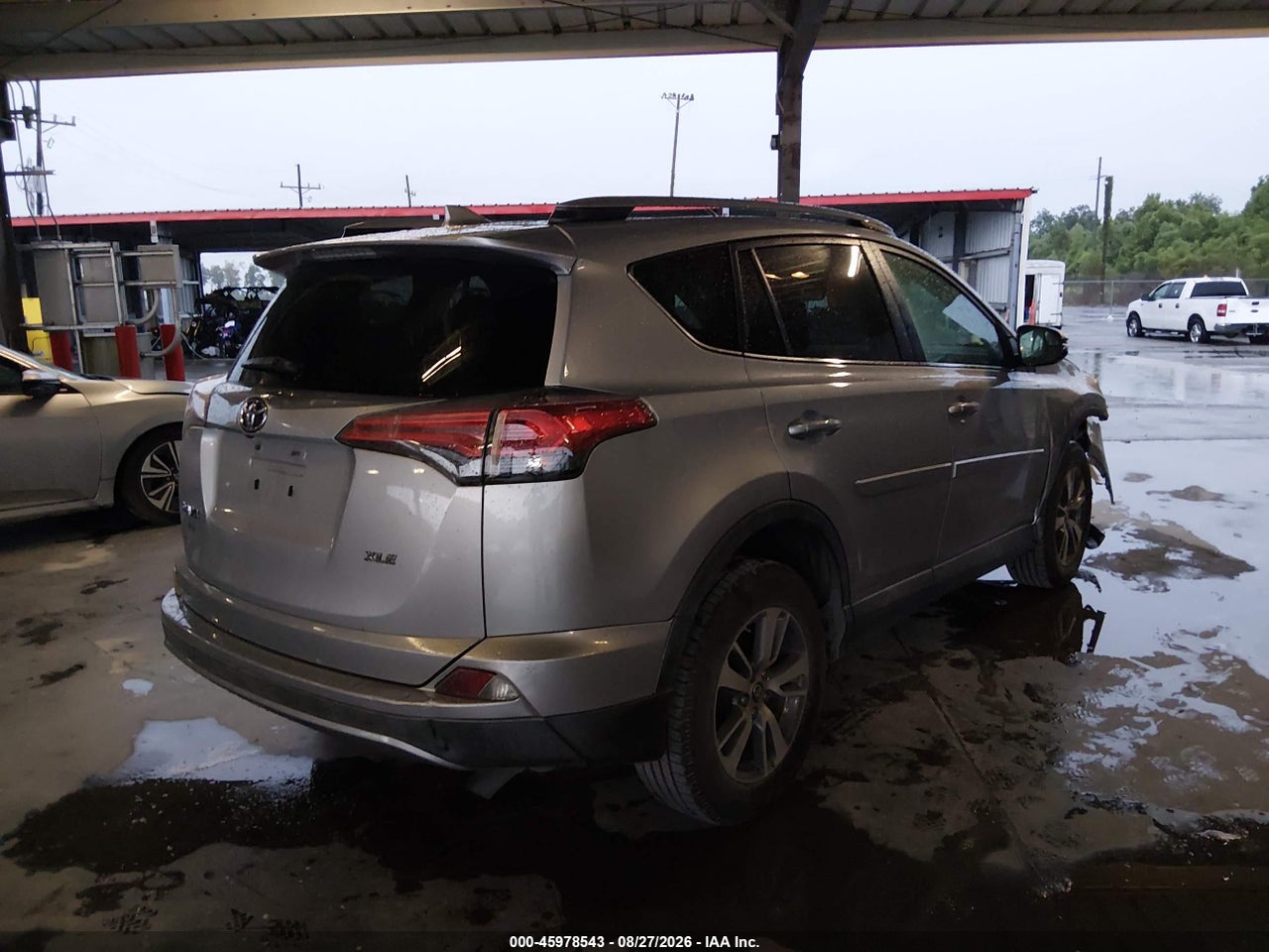 2017 TOYOTA RAV4 XLE · 4/11