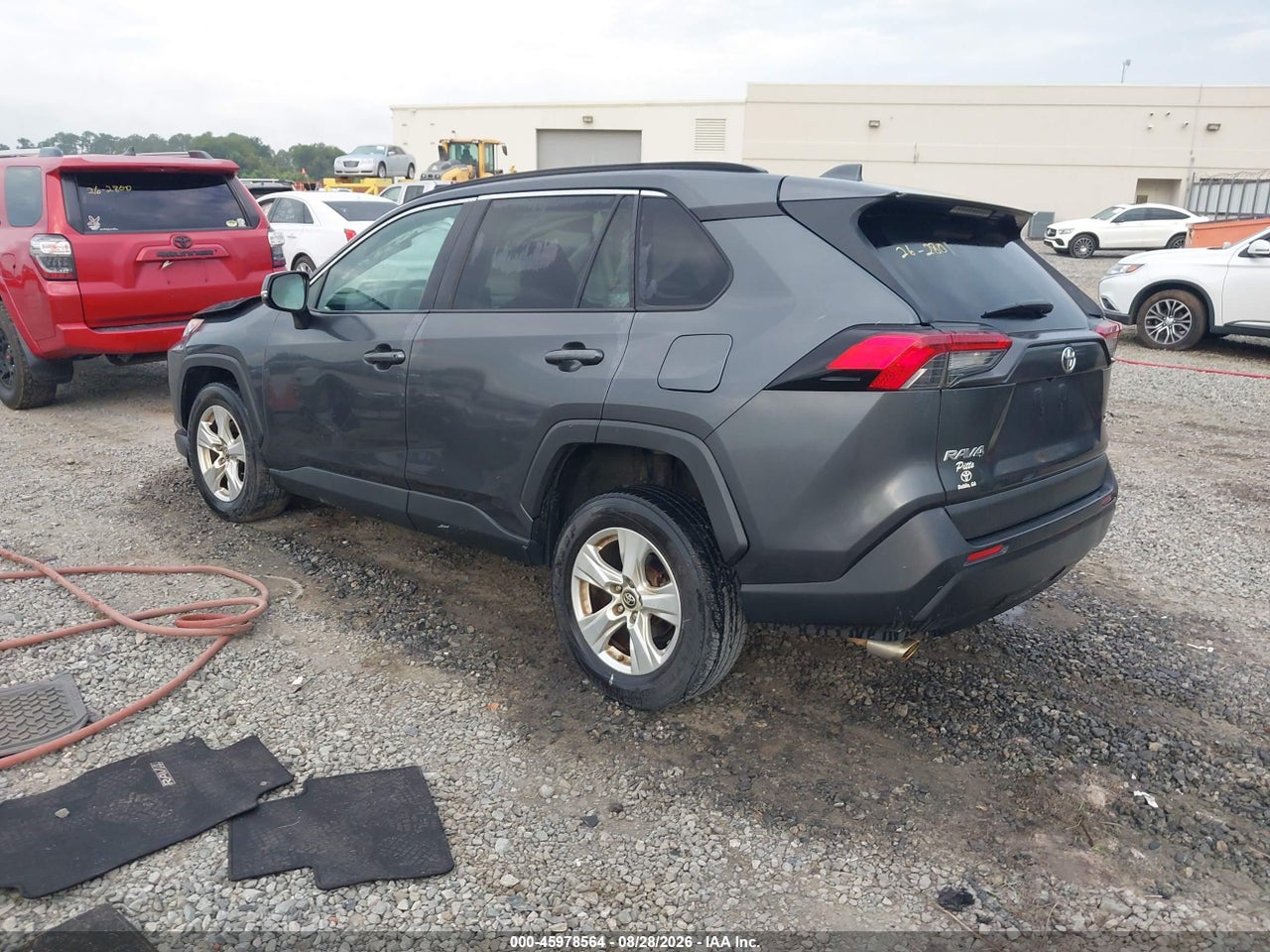 2019 TOYOTA RAV4 XLE · 3/11