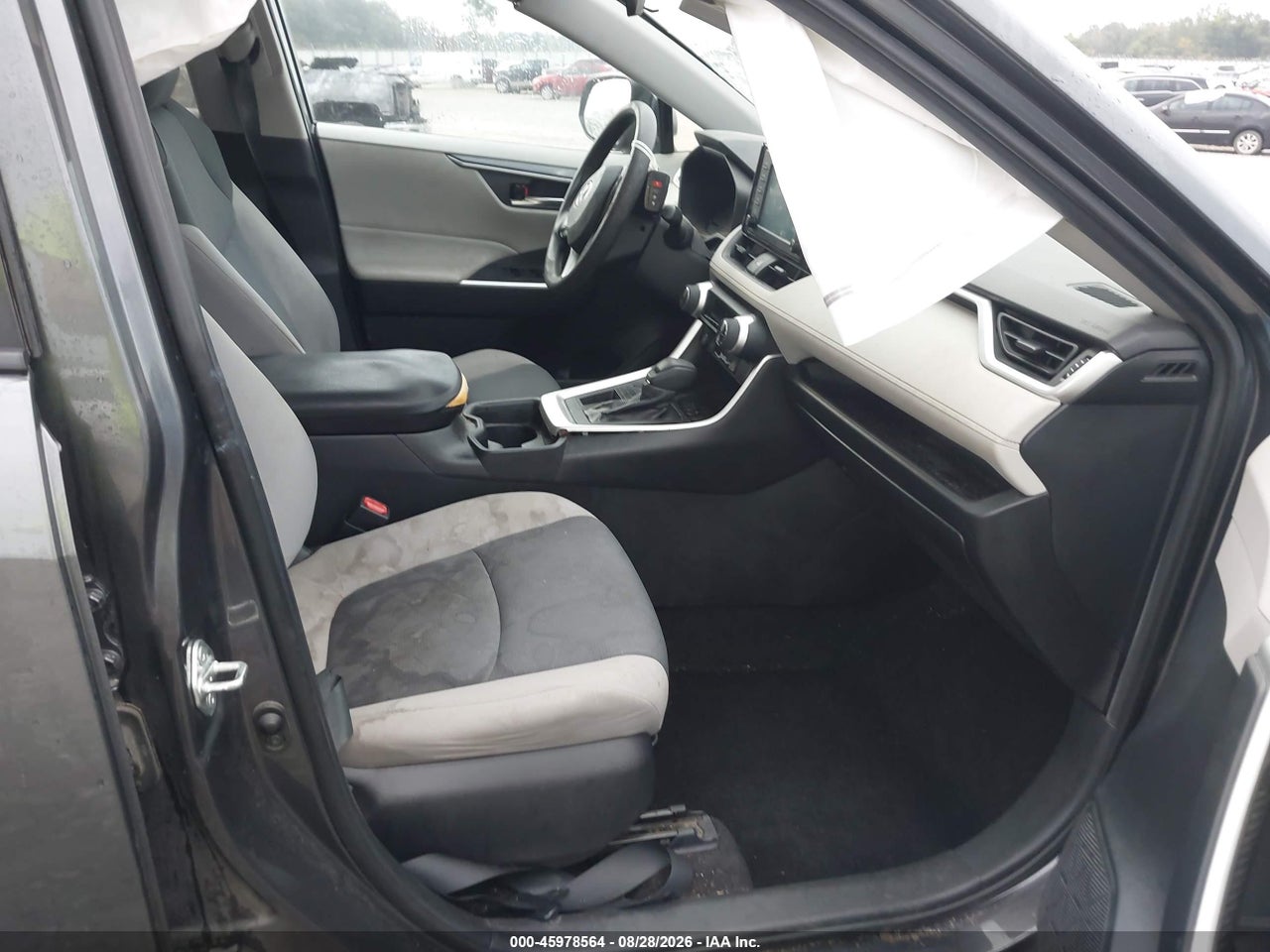 2019 TOYOTA RAV4 XLE · 5/11